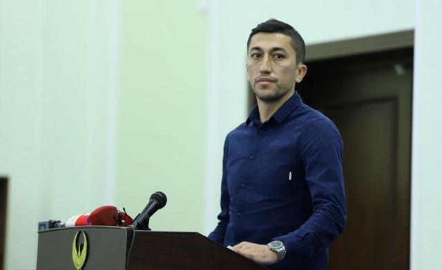 世界杯直播下载-艾哈迈多夫宣布退出国家队 生死战“背锅”真凶曝光