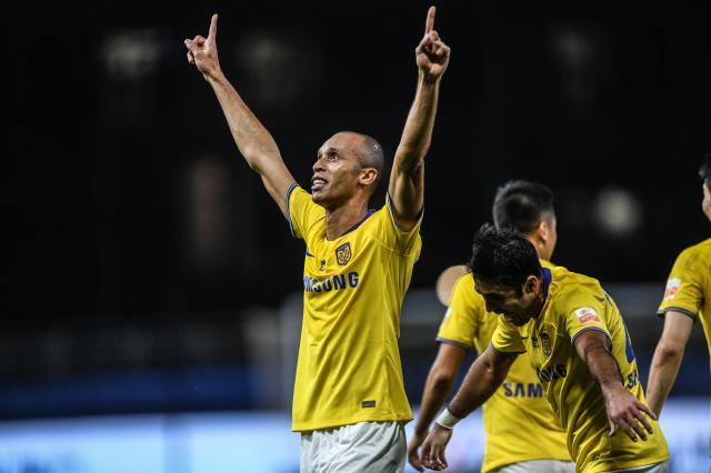 世界杯直播下载-圣保罗开始约谈米兰达欲免费抢人 薪水成最大障碍