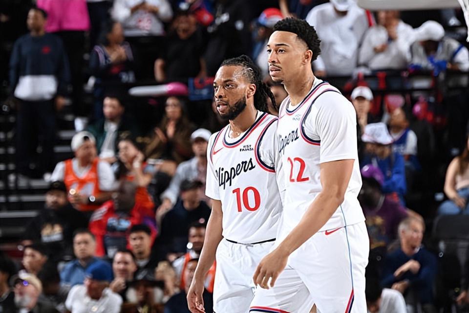 世界杯官方客户端-为数不多表现正常的球员，但快船侧翼新星却并没有得到足够的支持